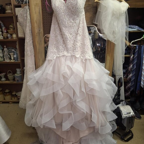 Mori Lee "Leia" Wedding Gown (Unaltered) - Picture 2 of 6